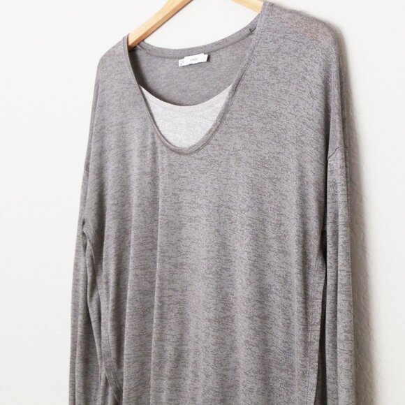 Vince Layered Two Tone Long Sleeve Tee Top M Round Neckline Curve Hem Sleek Slim - Picture 14 of 15